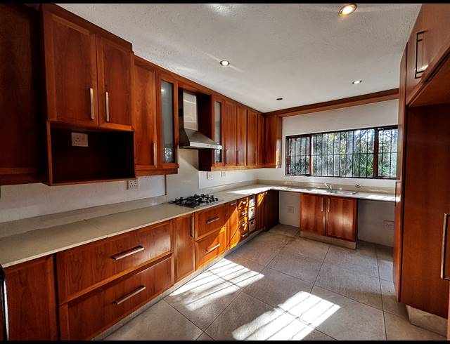 4 BEDROOM APARTMENT FOR SALE IN MORNINGSIDE